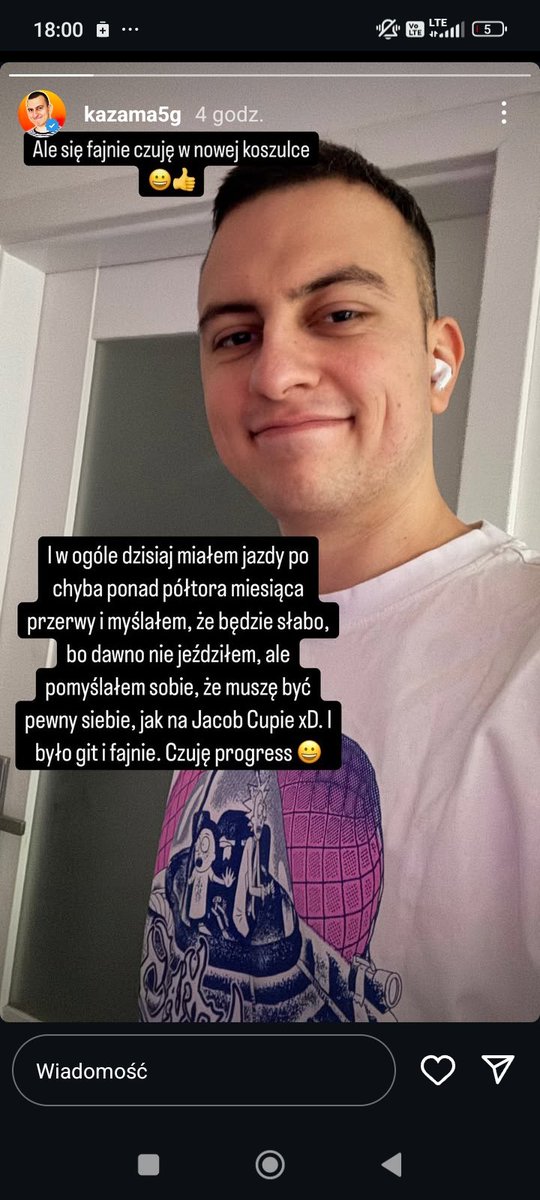 igorr_fn1's tweet photo. ten zjeb jest tak uzalezniony od tej gry, ze mysli o niej  nawet jezdzac autem https://t.co/w1f7Mkay1x