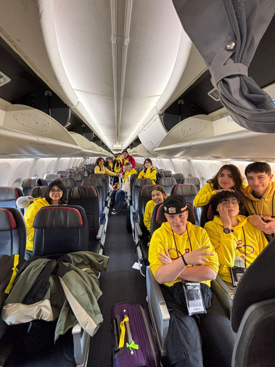 CopanOficial's tweet image. 3/4 Hosted by local families, this exchange goes beyond the classroom, fostering cultural connections and lifelong friendships. 💕🏡 What better way to learn than through real-world experiences? 🌟🤝 #CulturalExchange #LearningWithoutBorders