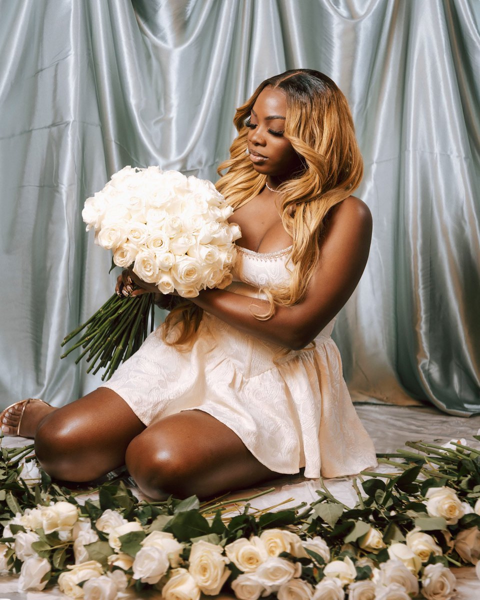 SimplyxTati's tweet photo. Elegance in Bloom 🤍
.
•
A Quarter of a Century of growth, grace, and gratitude. Embracing the chapter ahead with an open heart and endless possibilities as I continue to beautifully bloom.  More Life, Love, and Blessings as I continue through this journey called life 🥂. https://t.co/AruadbOlBn