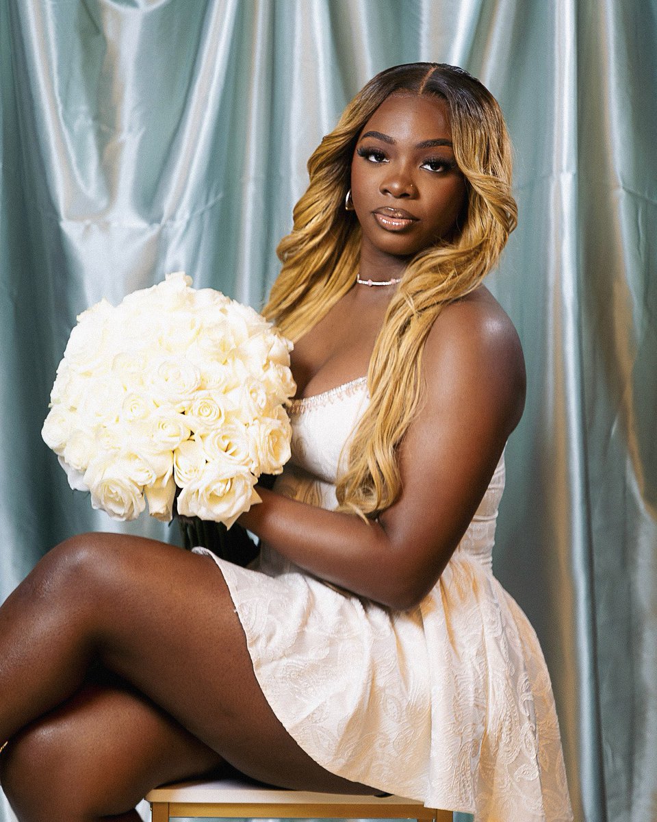 SimplyxTati's tweet photo. Elegance in Bloom 🤍
.
•
A Quarter of a Century of growth, grace, and gratitude. Embracing the chapter ahead with an open heart and endless possibilities as I continue to beautifully bloom.  More Life, Love, and Blessings as I continue through this journey called life 🥂. https://t.co/AruadbOlBn
