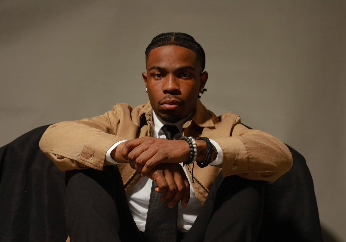 BeautifuladyMS's tweet photo. Happy 25th Birthday to my son, Jaden! ❤️🎁🎂🎊🎉🥳Annnnd, Congratulations on finishing your Masters degree! I am so proud of you!!! ❤️❤️❤️😘🥰🎉🎊

#thatsmybaby #morelife #goals #Achievement https://t.co/fRb539SEMs