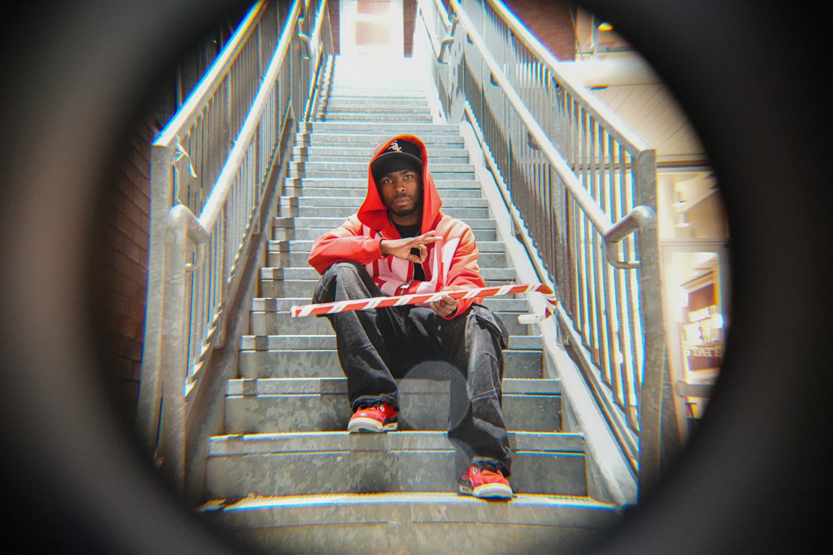 BeautifuladyMS's tweet photo. Happy 25th Birthday to my son, Jaden! ❤️🎁🎂🎊🎉🥳Annnnd, Congratulations on finishing your Masters degree! I am so proud of you!!! ❤️❤️❤️😘🥰🎉🎊

#thatsmybaby #morelife #goals #Achievement https://t.co/fRb539SEMs
