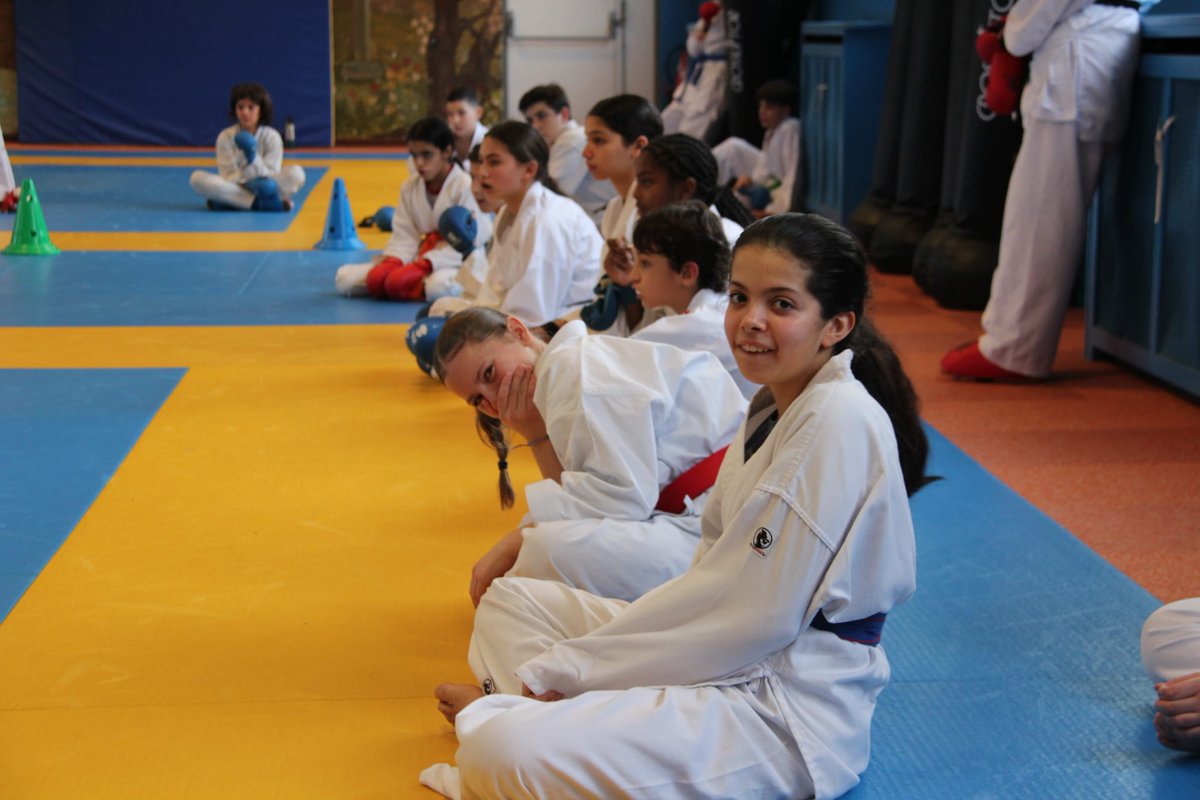 CDKarate92's tweet photo. #Actualites 🗞️

👉 Une journée mémorable pour nos jeunes talents ! 🎯
Dimanche 12 janvier 2025 restera gravé dans les mémoires avec cette première journée de cohésion autour des Katas et des combats. 🥋💥

#Karate #CDKarate92 https://t.co/ElwO1Exr4f