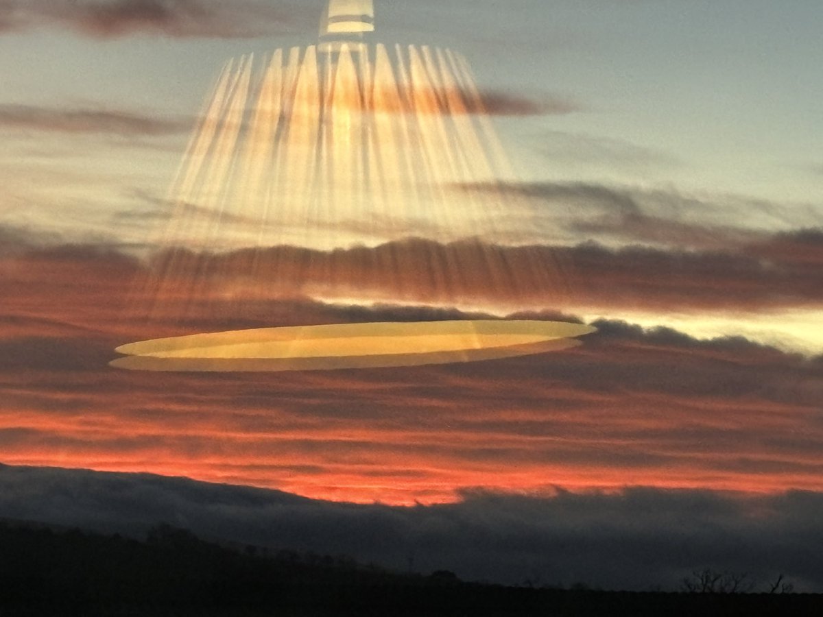 rattycastle's tweet image. #Sunset over #Caldbeck  #lettherebelight 😂  what a perfect day 11 degs not -11