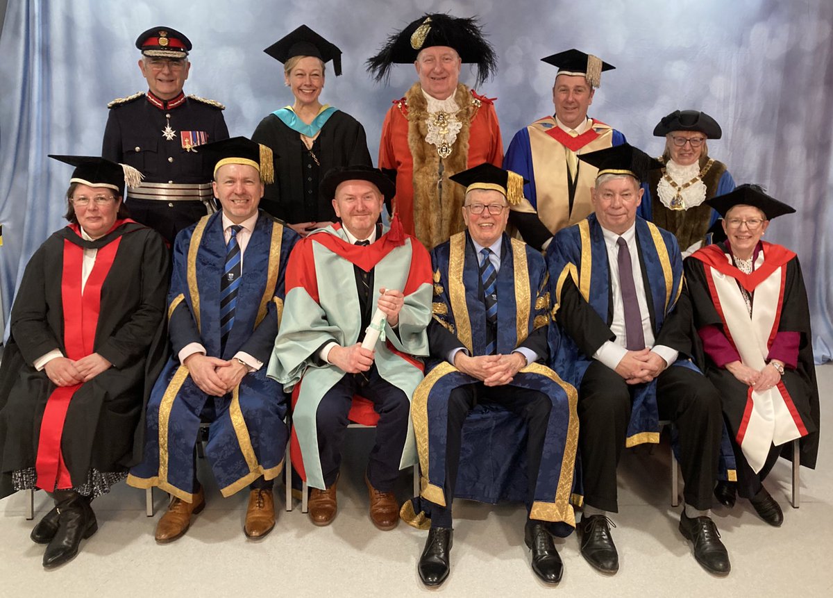 JamieWaterall's tweet image. I am hugely heartened by the great honour which the @UniOfHull pays me today by receiving the degree of doctor of science honoris causa
A huge congratulations to everyone who has graduated from the University of Hull today 👏🏻👏🏻👏🏻