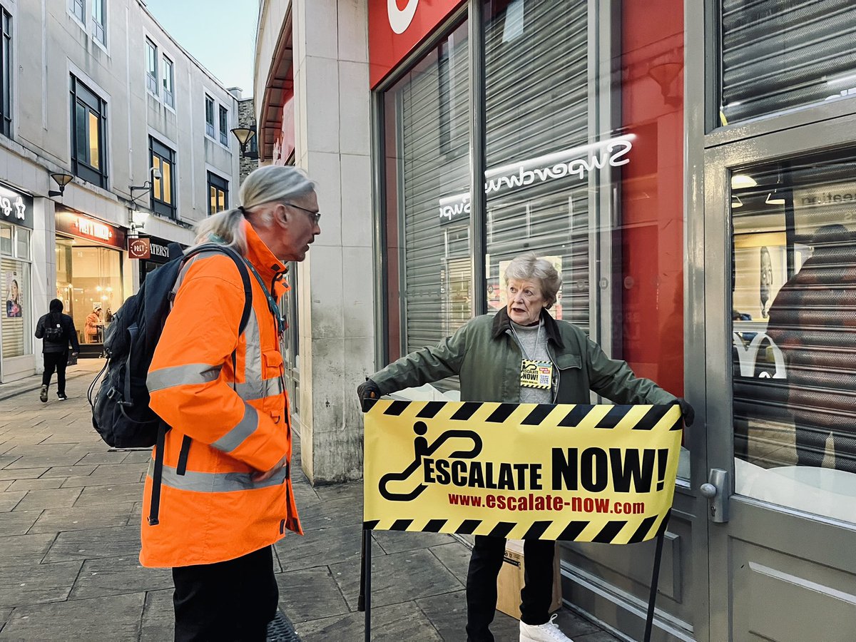 ‘Cutty Sark DLR's escalators will be replaced, <a href="/TfL/">TfL</a> promises’ but one of our campaign leads, Maureen O’Mara says: ‘We want details of the timetable and the budget. No more promises telling us that things are going to go better.’ greenwichwire.co.uk/2025/01/14/cut… via <a href="/greenwich_wire/">The Greenwich Wire</a>.