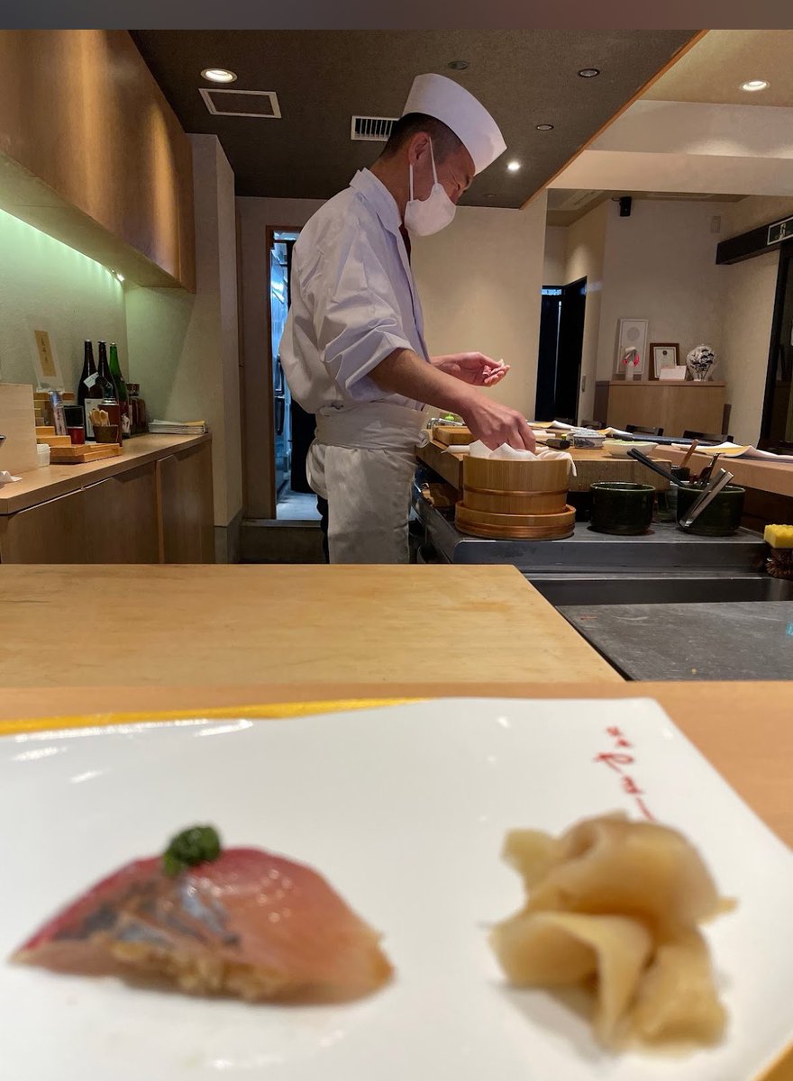 DlyFdIDx's tweet photo. 🇺🇸 Sushi Shiorian Yamashiro in Tamachi, Minato City

A high-quality sushi restaurant from the fame of Ginza, with a touch of Kyoto.

📍 Japon, 〒108-0014 Tokyo, Minato City, Shiba, 5 Chome−12−10 芝ビル 3F

🌍 https://t.co/SgV03Ua82J

🖥️ https://t.co/ocHeeAJUjT

EXPERIENCE

Traditional and innovative sushi, prepared with top-tier seasonal ingredients.

ATMOSPHERE

Elegant and traditional, with dining options at the counter or in private rooms.

MENU

Lunch from 3,000 yen, dinner between 10,000 and 14,999 yen.

BOOKING
Highly recommended, especially for lunch.

🇯🇵田町の鮨 栞庵 やましろ

コンセプト

銀座の名声を持つ高品質の寿司店、京都の風味を添えて。

体験

伝統的かつ革新的な寿司、季節の最高級食材で調理。

雰囲気

エレガントで伝統的な、カウンター席や個室での食事が可能。

メニューと価格

昼食は3,000円から、夕食は10,000円から14,999円。

予約

特にランチタイムは予約が強く推奨されます。