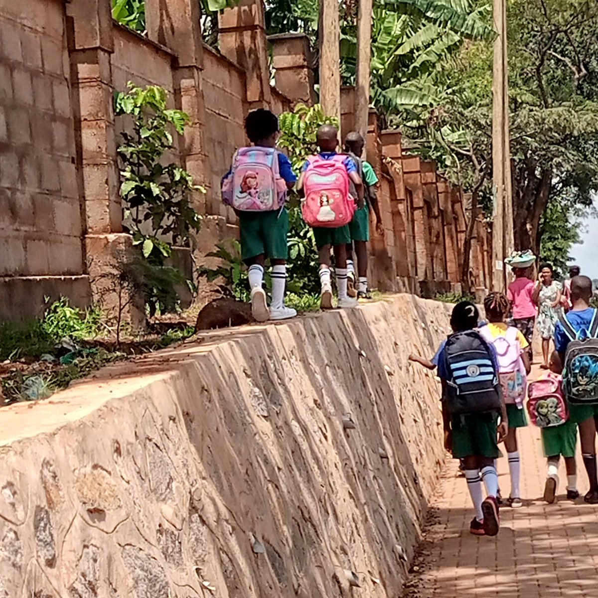 We as pedestrians do not have the right of way at raised platforms.they aren't zebra crossings 
Please caution the young ones to always exercise caution 
Atleast we should always be accountable for our livelihoods
<a href="/Amigoroadsafety/">'₳ӎꟾɢ⭘'</a> 
<a href="/MoWT_Uganda/">Ministry of Works & Transport</a> 
<a href="/UN_RSF/">UNRSF – UN Road Safety Fund</a>