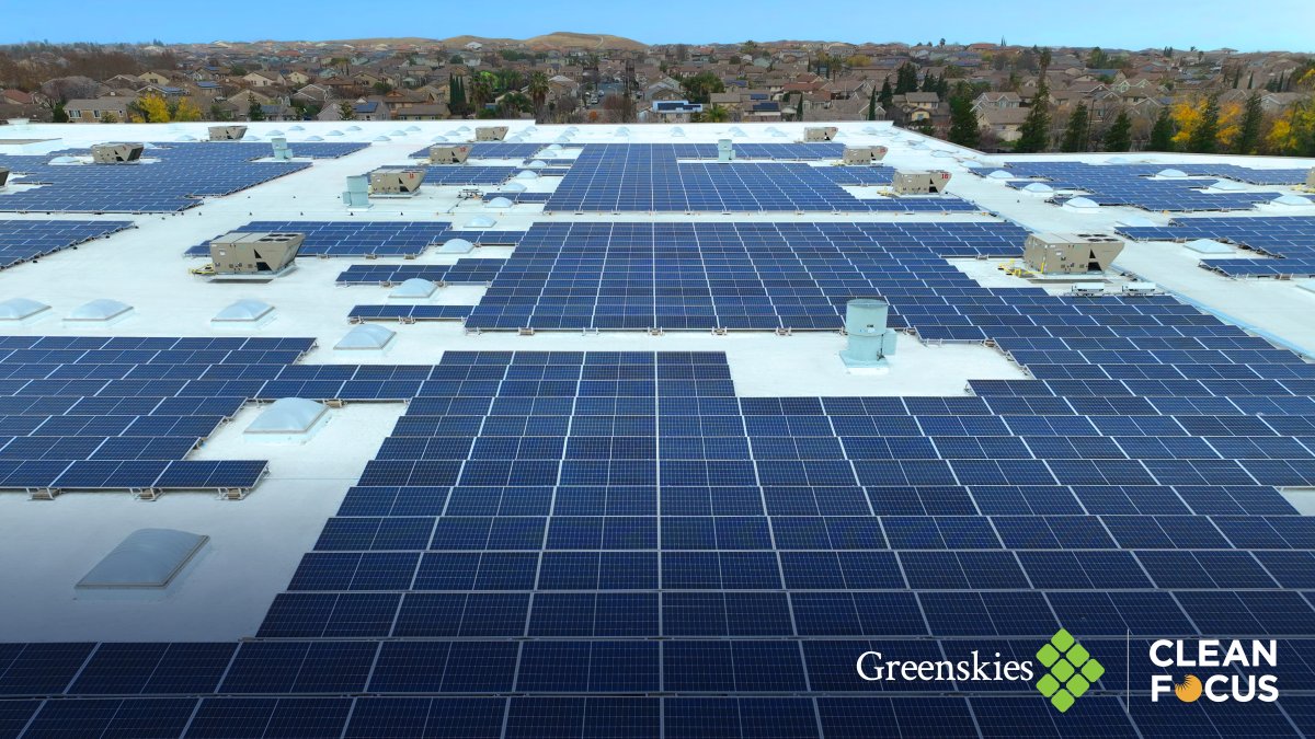 We're welcoming in the New Year by energizing more #CommercialSolar! Our team recently completed this 879 kW rooftop #Solar system in Antioch, CA.

#Sustainability #SolarPower #RenewableEnergy #SustainableFuture #SolarEnergy #RooftopSolar
