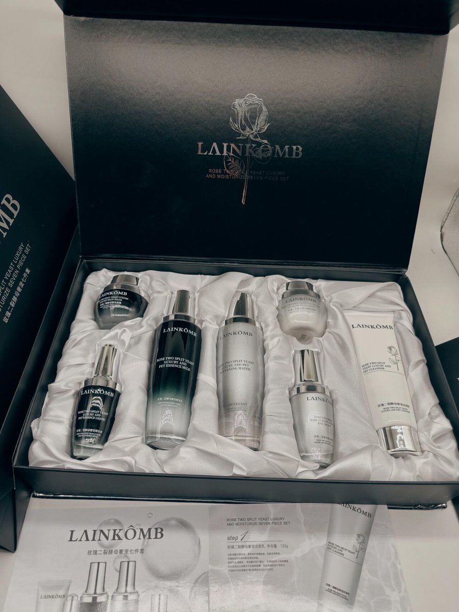 kokochen88's tweet image. Women's black bottle skin care product set water lotion essence refreshing hydration