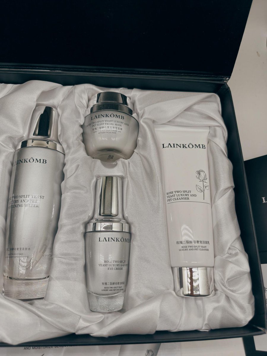 kokochen88's tweet image. Women's black bottle skin care product set water lotion essence refreshing hydration