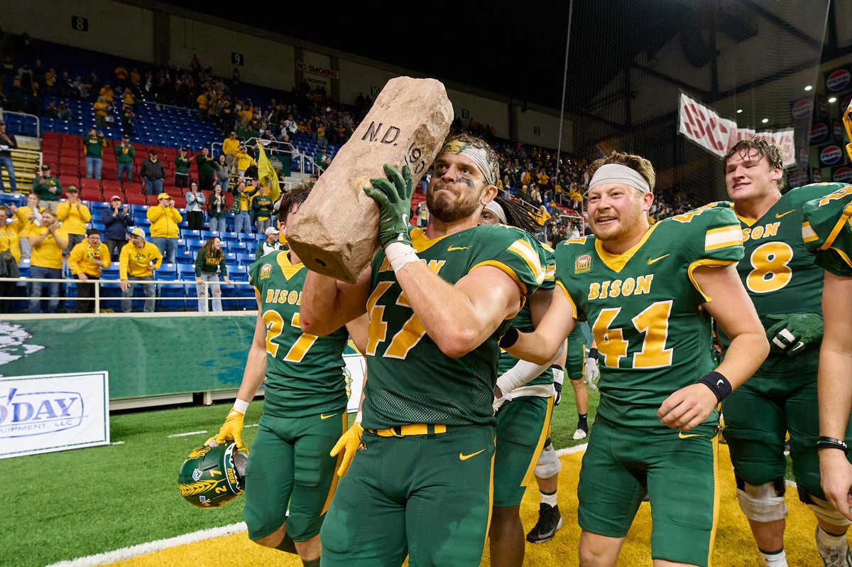 Luke Weerts tweet media