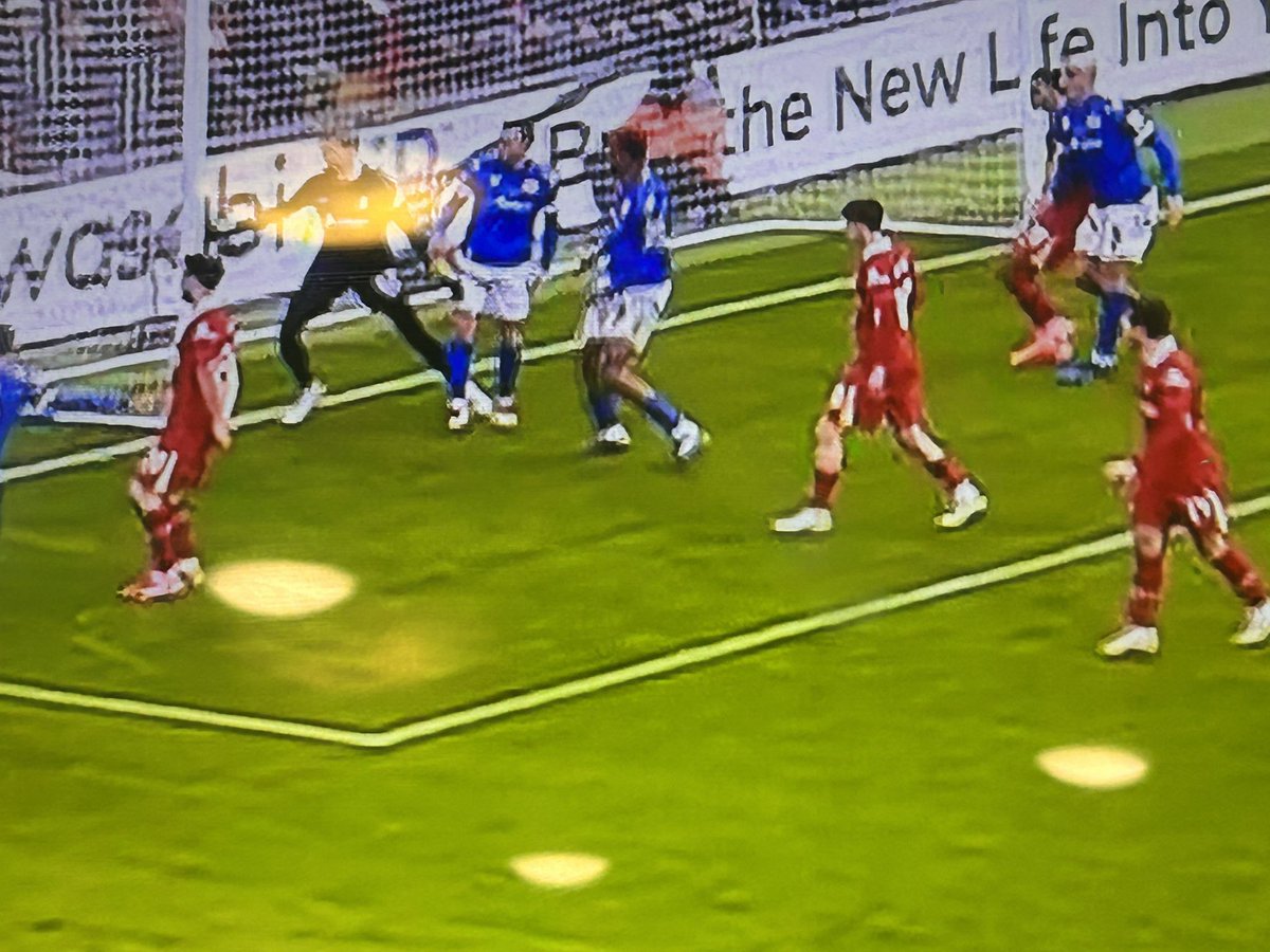 This weeks activities planned and up on the board🎨
The lads also had a competition to guess the score for the football this weekend and enjoyed watching it⚽️