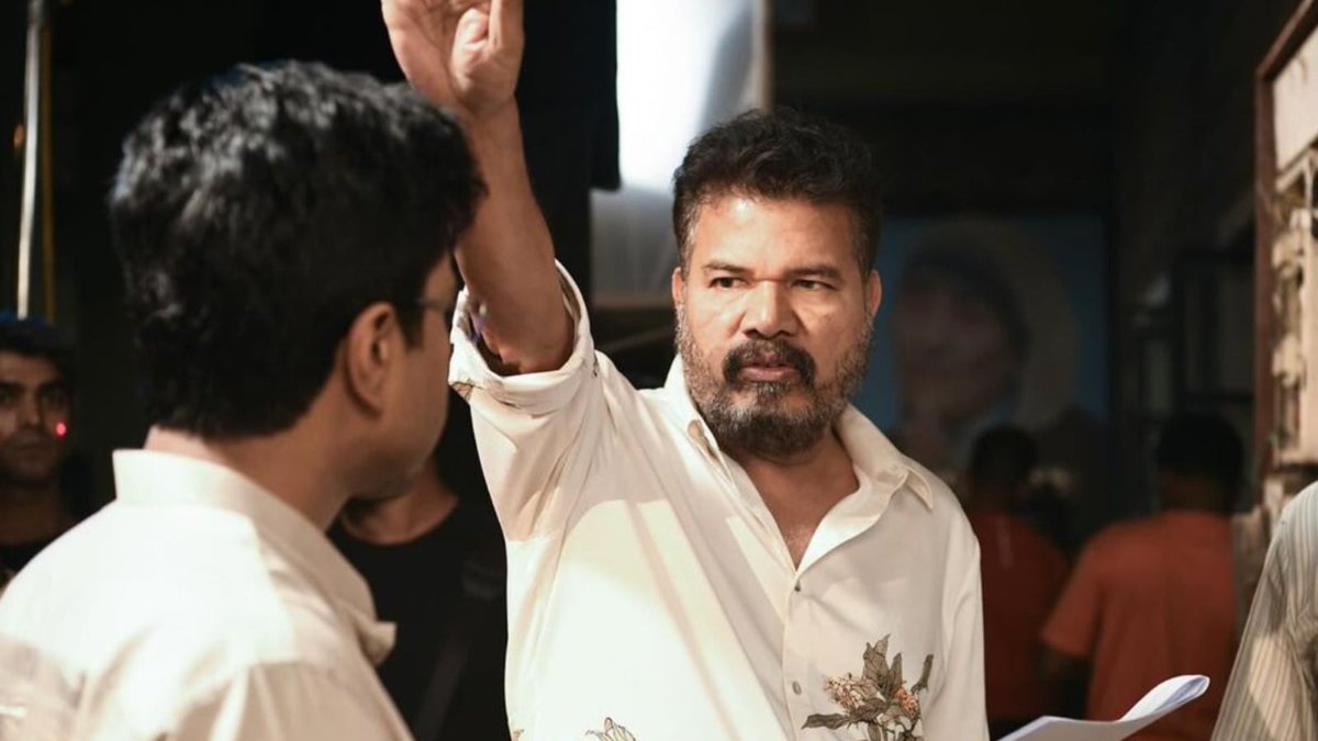 Movies4u_Officl's tweet photo. "I could've done #GameChanger better. I am not completely satisfied with the output of the film.
We had to cut out many good scenes due to time constraints. The total footage of the film is 5 hours."
- Director #Shankar https://t.co/cwmYCWkFpc