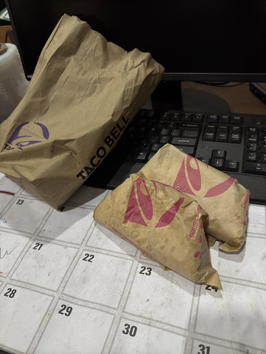 absentminded's tweet photo. @tacobell $25 for 2 Chalupas is crazy inflation. I let them know they double charged me and the manager did a fake void. When I said it didn’t take, I asked for a refund. She pretended to do a refund, she also kept my receipts. https://t.co/m4VwfRSZPt