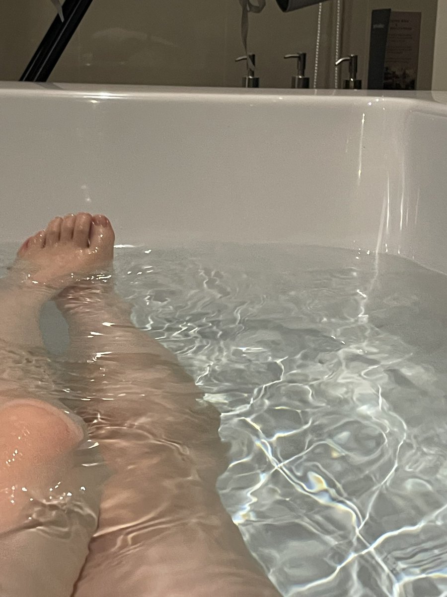 ailashiddd's tweet photo. 🛀 https://t.co/mUlMmLRehE