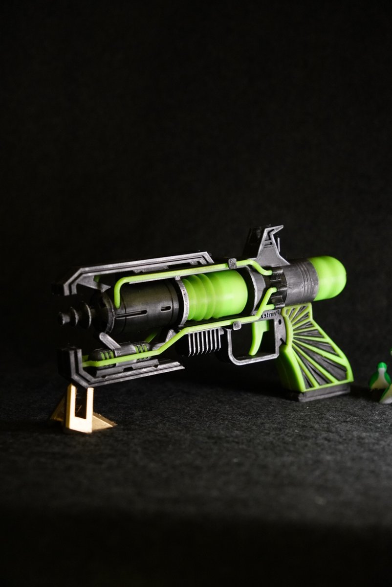 🚨GIVEAWAY🚨 
Green Wingman and and valentine badges

I want to start 2025 with a giveaway to say thank you all for an amazing 2024!
Ive meet/interacted with so many amazing people!❤️

Rules!
✅Must like and share this "tweet" !
✅Follow <a href="/Diio_3dprints/">Diio</a> ,<a href="/TwitchJokeZy/">JokeZy</a> and