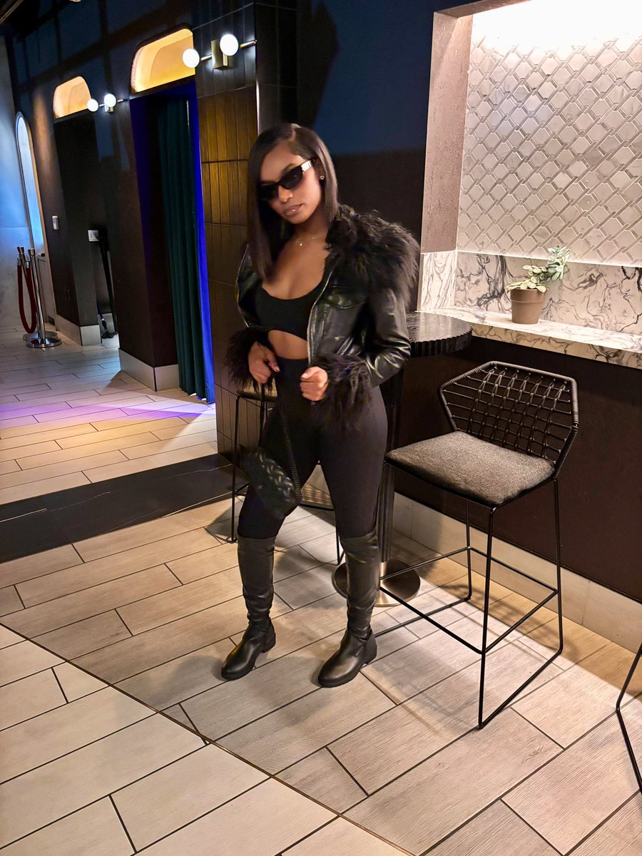 _theyylovemari's tweet photo. #CFWM https://t.co/CzuPZJNR7Z