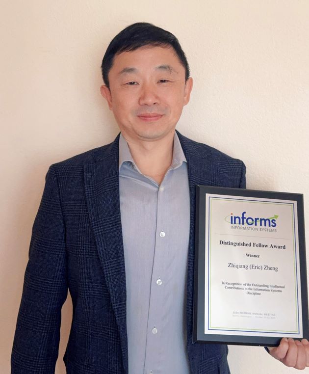 jindal_utdallas's tweet photo. Congratulations to Dr. Zhiqiang Zheng, Ashbel Smith Professor at JSOM, for receiving the prestigious ISS Distinguished Fellow Award! 🏆  This honor recognizes Dr. Zheng’s groundbreaking work in health analytics, FinTech, blockchain, and AI.   Well-deserved, Dr. Zheng! 👏#JSOM https://t.co/qcDYLe1SIx