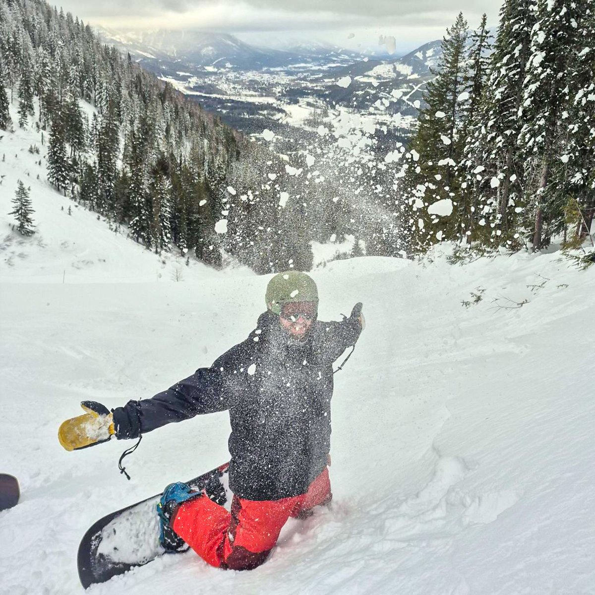 BigBlockConst's tweet image. The Big Block crew was in Fernie, B.C., recently on a @curriecreek work trip (that included some play!). The team had lots of fun on the slopes @SkiFernie &amp;amp; exploring the beautiful mountain town.#fernie #skifernie #ferniestoke #powderhighway #explorebc #britishcolumbia #kootrocks