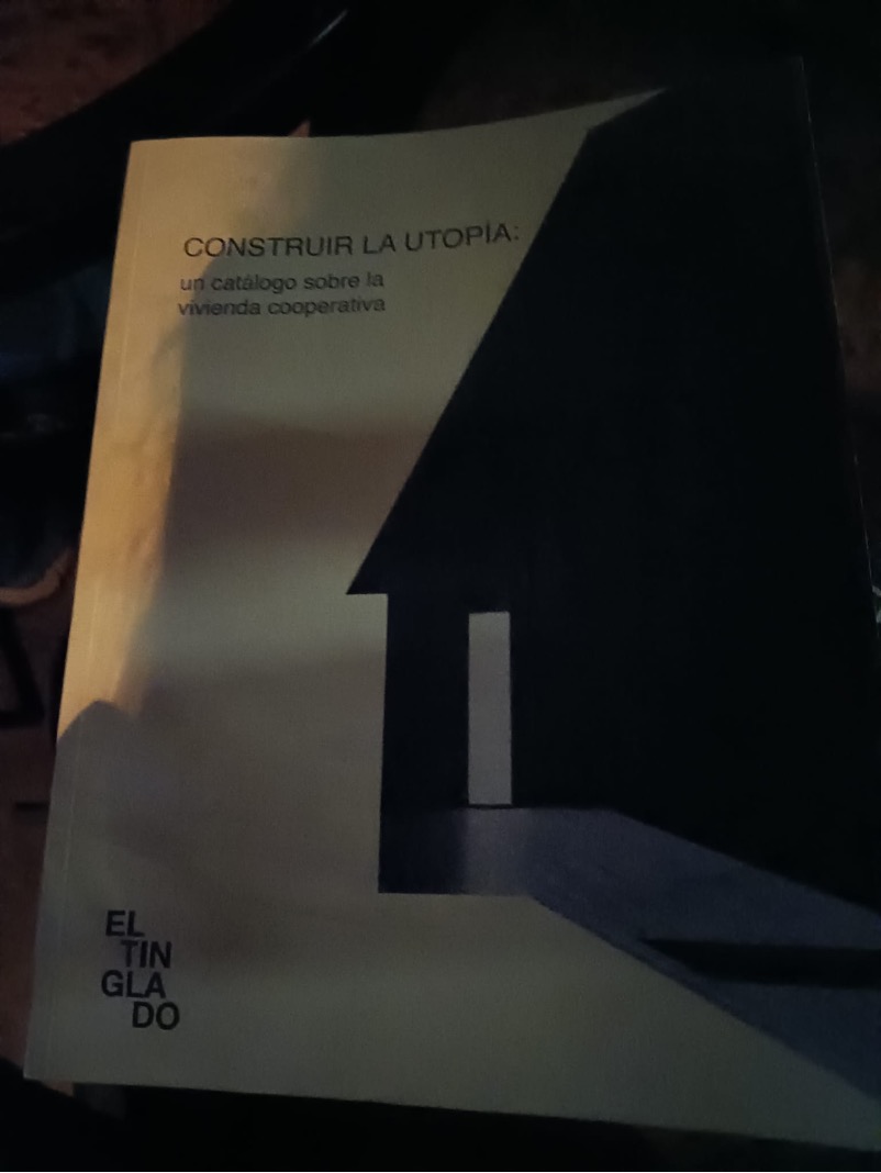 🏡 Este domingo estivemos en Vigo na presentación do documental de El Tinglado. Unha experiencia enriquecedora, rodeadas de xente nova interesada en transformar os modelos de acceso á vivenda e convivencia! 👏

#VivendaColaborativa #ConvivenciaVeciñal #NovosModelos