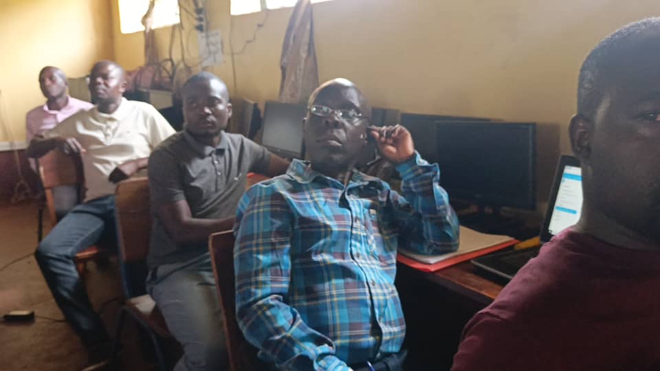 OjamboJob's tweet photo. Digitalizing Science makes learning fun! Thanks to @USEEPUg
@OfficialMubs
@Educ_SportsUg
@MUBSICTCentre
@WorldBank and our Faciltiators
@Ssendisamuel
@itsimplyrees at #DabaniUSEEP
#ICTIntegration https://t.co/nVMTqsTO3q