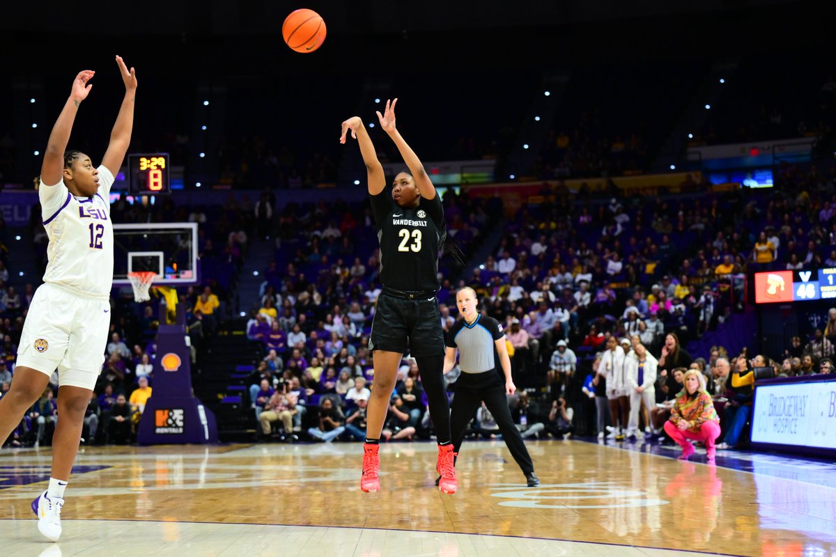 VandyWBB's tweet photo. 23 points for number 23✨

Last night Iyana Moore accompanied her 23 points with 2 rebounds, 3 steals, and went 5-8 from three at no. 6/4 LSU.

#AnchorDown https://t.co/ZiKOlH32Ac