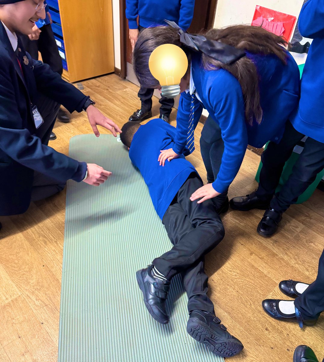 QMGS_CYM's tweet image. CYM Physical Team were back in @NorthWalsall this afternoon delivering their Further First Aid ⛑️ workshop (a follow on from BFA).Year 4’s learnt what to do in a medical emergency involving various medical conditions.The session & demos were lead by Harman,Suleman & Shehnajpreet