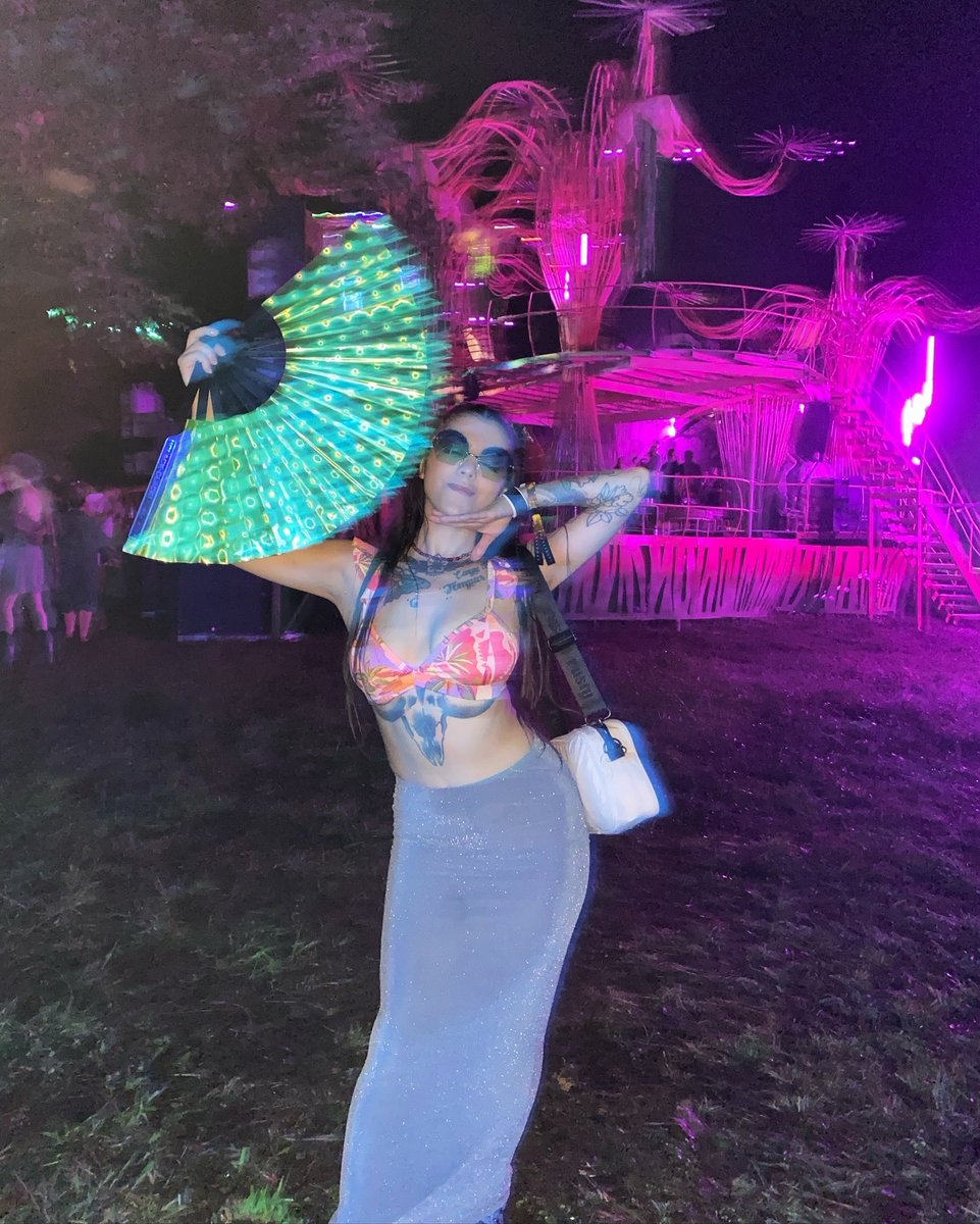 Festival vibes 💖🌴