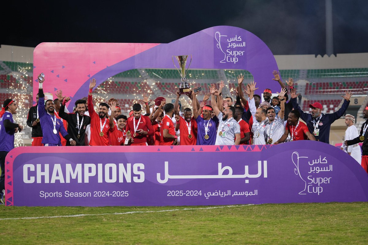 Sadaa_om's tweet photo. 📸 توج نادي ظفار بلقب كأس السوبر لكرة القدم لموسم 2024/2025، عقب فوزه المثير على نادي السيب بنتيجة 2/3 في المباراة التي أقيمت على ملعب مجمع الرستاق الرياضي.

#ظفار_السيب https://t.co/nO34LfAd1f
