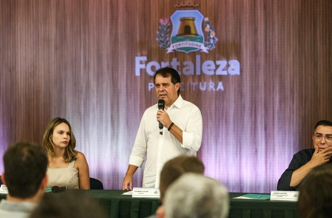 🚨 ATENÇÃO: após acabar com a taxa do lixo e devolver 120 milhões aos moradores de Fortaleza, prefeito petista Evandro Leitão anuncia corte no próprio salário, da vice e secretários (Diário do Nordeste)!

Leia o nosso site e espalhe a mídia progressista: analisespoliticas.com