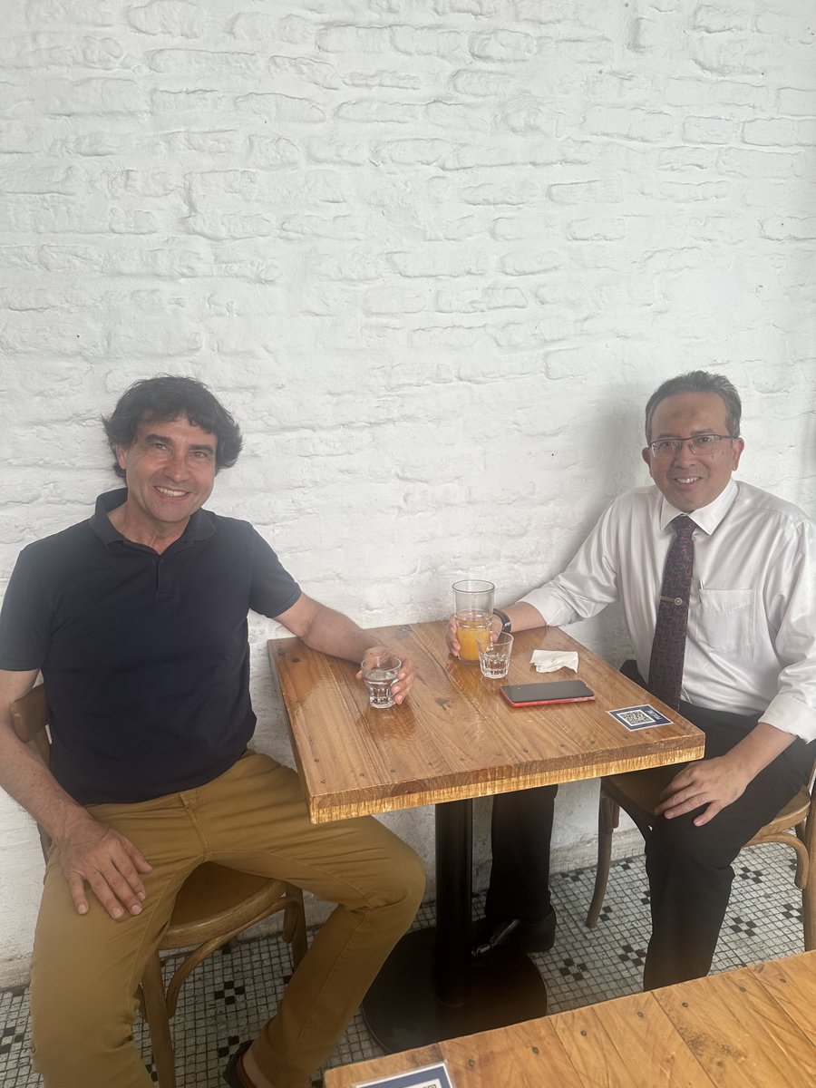 Desayuno informal de trabajo con el Embajador de Malasia SE. Nur Azman Abdul Rahim. El Presidente Gbal.de MACC Dr. Rodolfo Caffaro Kramer, repasó con el Embajador los proyectos en marcha con Malasia y la agenda de actividades para el 2025.