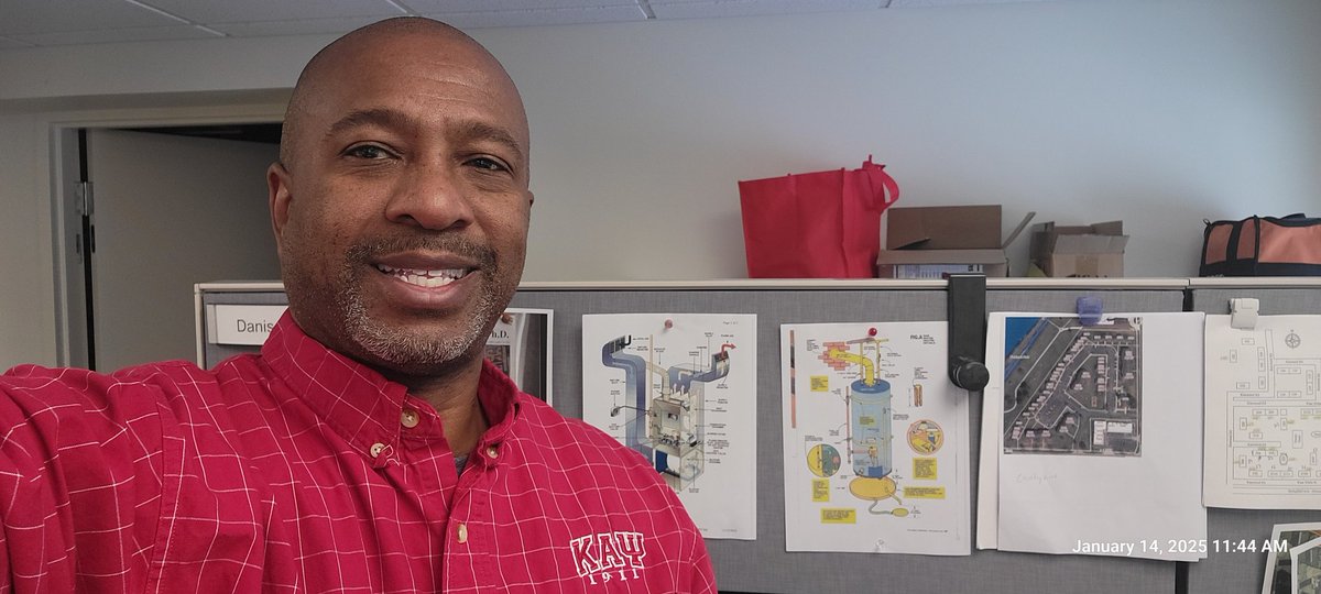 DPelmore's tweet photo. @NCPKAPsi @pb3888 @BNKappa wearing my Perri at work on Perri Tuesday. https://t.co/EhfR2nS1Nu