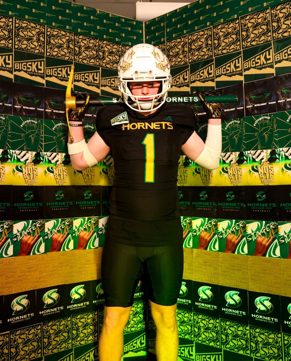 HAnderson_2025's tweet photo. New threads 🐝 🐝 
#StingersUp https://t.co/rZFe1Te7CF