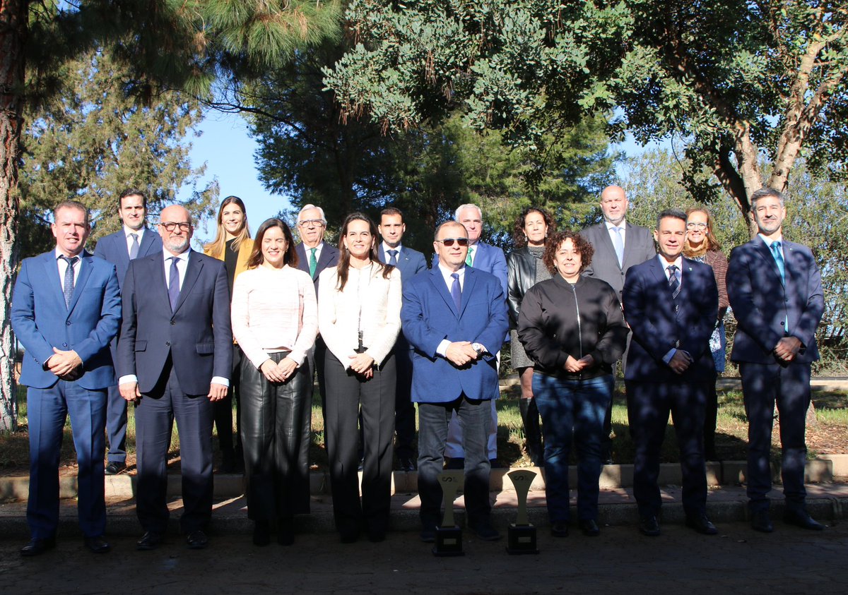 Presentada la nueva Junta Directiva de la Federación Andaluza de Balonmano. 

📌 El pasado domingo tuvo lugar la primera reunión de trabajo de la nueva Junta Directiva de la FABM. 

👀 Para conocer el organigrama accede al siguiente enlace: fandaluzabm.org/junta-directiv…

©️