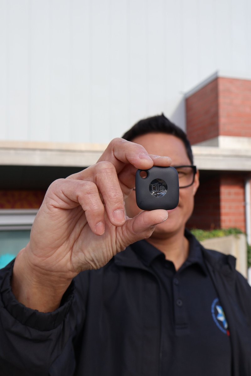 IMPACTautocrime's tweet image. Double the protection, double the peace of mind. A secondary Bluetooth device can act as a hidden tracker, helping you recover your vehicle in case of theft. Simple, discreet, and effective. 🚗🔒 #AutoCrimePrevention #StaySecure #TechForSafety