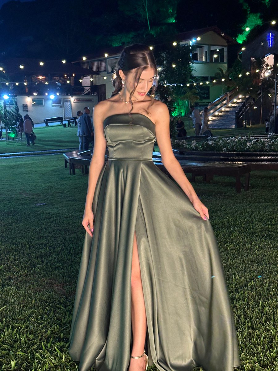 lavesa_'s tweet photo. Gente estou vendendo esse vestido aqui por 300 reais, mas tô aberta a negociações 

Aceito pix, cartão de crédito, débito, dinheiro e o que mais vc quiser me dar

Entrego de graça se for aqui por nova Iguaçu 
tamanho PP
contato: 21976607421 https://t.co/PcO8lgjKmi