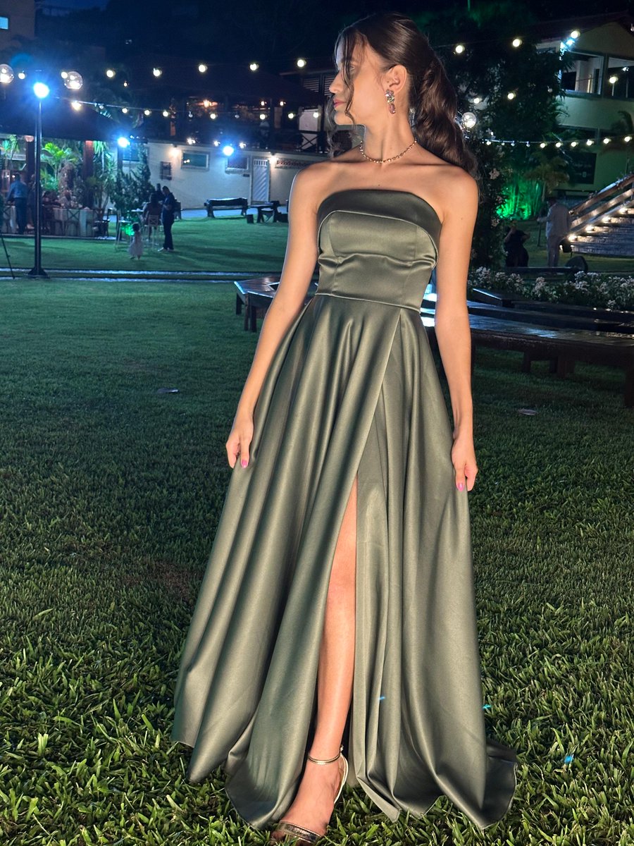 lavesa_'s tweet photo. Gente estou vendendo esse vestido aqui por 300 reais, mas tô aberta a negociações 

Aceito pix, cartão de crédito, débito, dinheiro e o que mais vc quiser me dar

Entrego de graça se for aqui por nova Iguaçu 
tamanho PP
contato: 21976607421 https://t.co/PcO8lgjKmi