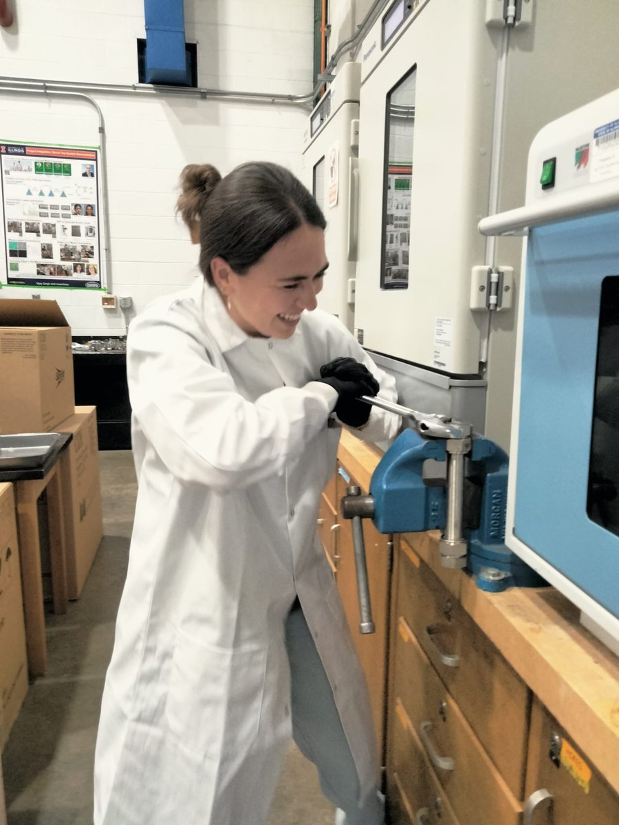 I am excited to share that the summer research conducted by my mentee Galit Beraja (Purdue University) got published in the journal Bioresource Technology!! sciencedirect.com/science/articl…
Galit was a CABBI RISE Intern at UIUC (Jun-Aug, 2023) in the research group of Prof. Vijay Singh.