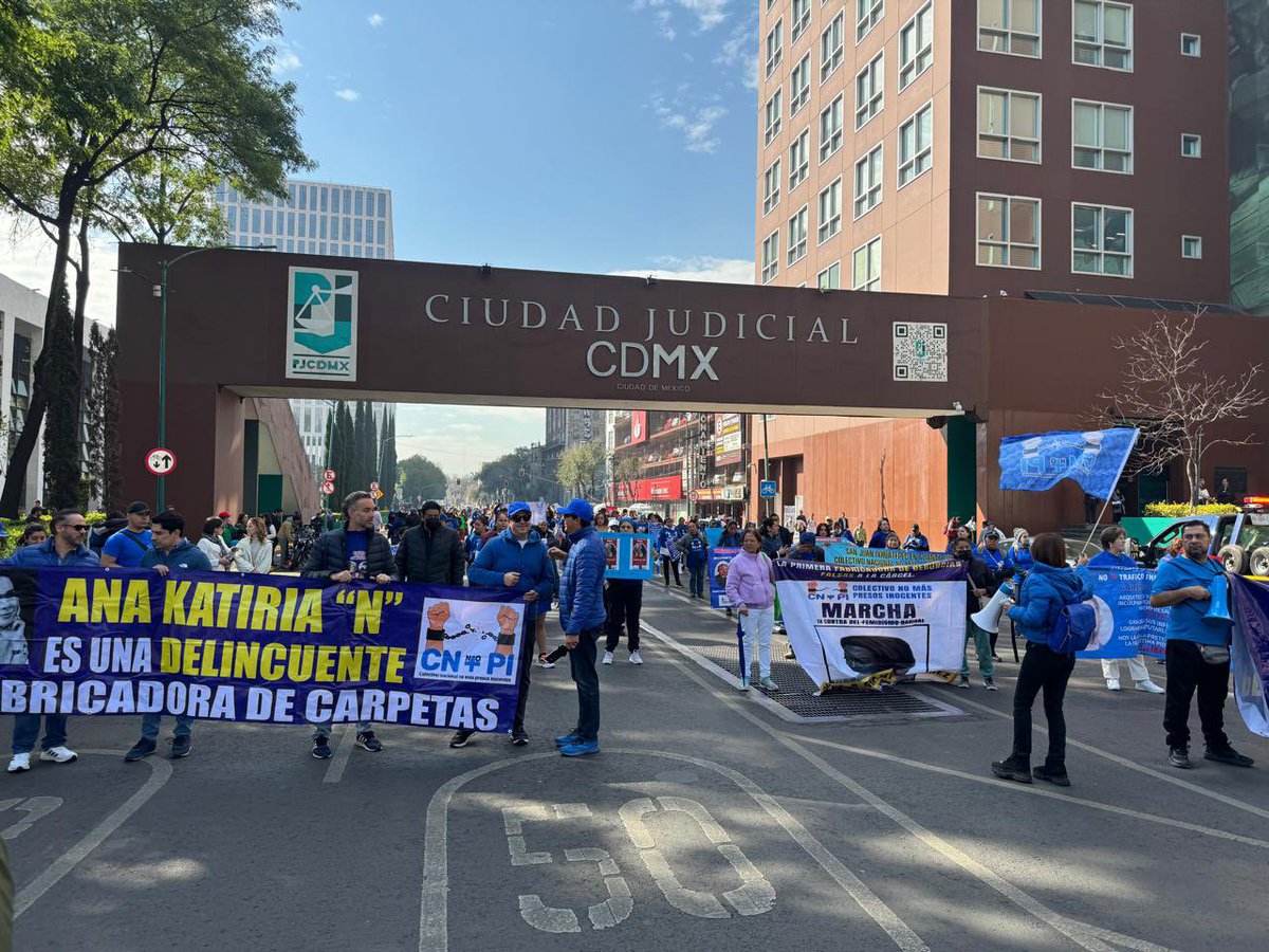 SergioDelAguila's tweet photo. Y si… tarde o temprano sale #TodoAlaLUZ !!! 
verdad @anakatiria @karladelacuesta 
Ana Katiria es la abogada de Karla de la Cuesta, así es el círculo que rodea a De La Cuesta… 👎
CC @anamaalvarado @GAINFANTE https://t.co/YaR51qeGEl
