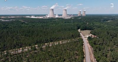 SeunAdeyemiCFP's tweet photo. In the 2010s, US nuclear plants were struggling to compete against cheap natural gas and renewable energy sources. But the intensifying threat of climate change and the rise of AI have changed the conversation. To bridge the gap to  https://t.co/bwaV5BclVR https://t.co/5dNWyzzay3