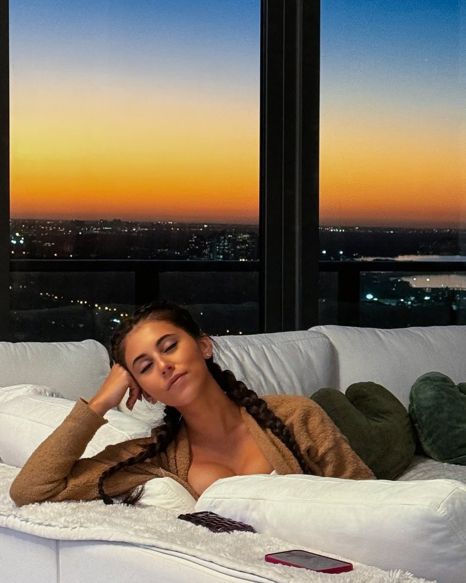 LilMissHarm's tweet photo. Chilled one.. anyone want to join? https://t.co/eZTuMQAAXQ