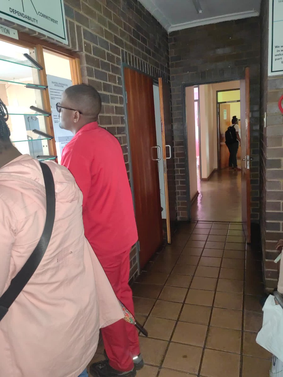 🔻In Pictures🔻

EFF eThekwini Region PR Cllr Nkosikhona Vilakazi had a school oversight visit at uThongathi Primary School earlier today.

The school is ready to reopen tomorrow and all systems are inorder.

#UmntanaEskolweni
#BackToSchoolCampaign