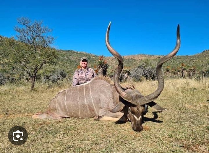 ChrisExcel102's tweet photo. Animal brutality                       Trophy Hunting https://t.co/cSJqwoT6zo