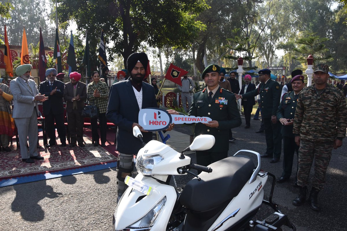 VajraCorps_IA's tweet photo. #IndianArmy 
#ServiceBeforeSelf 
#HonoringOurHeroes 
#OurVeteransOurPride

Celebrating the 9th Tri Services Veterans’ Day
On January 14, 2025, the Panther Division proudly celebrated the 9th Tri-Services Veterans’ Day, honoring the courage, dedication and sacrifice of our veterans. A significant number of veterans gathered at the Hayde Auditorium in Old Amritsar Cantonment for this memorable occasion. 
GOC Panther Division expressed heartfelt gratitude for their service and shared information about various initiatives designed to enhance facilities for our veterans. Additionally, modified scooters were presented to disabled veterans, reinforcing our commitment and respect for them. 

@adgpi 
@westerncomd_IA 
@pro_defence