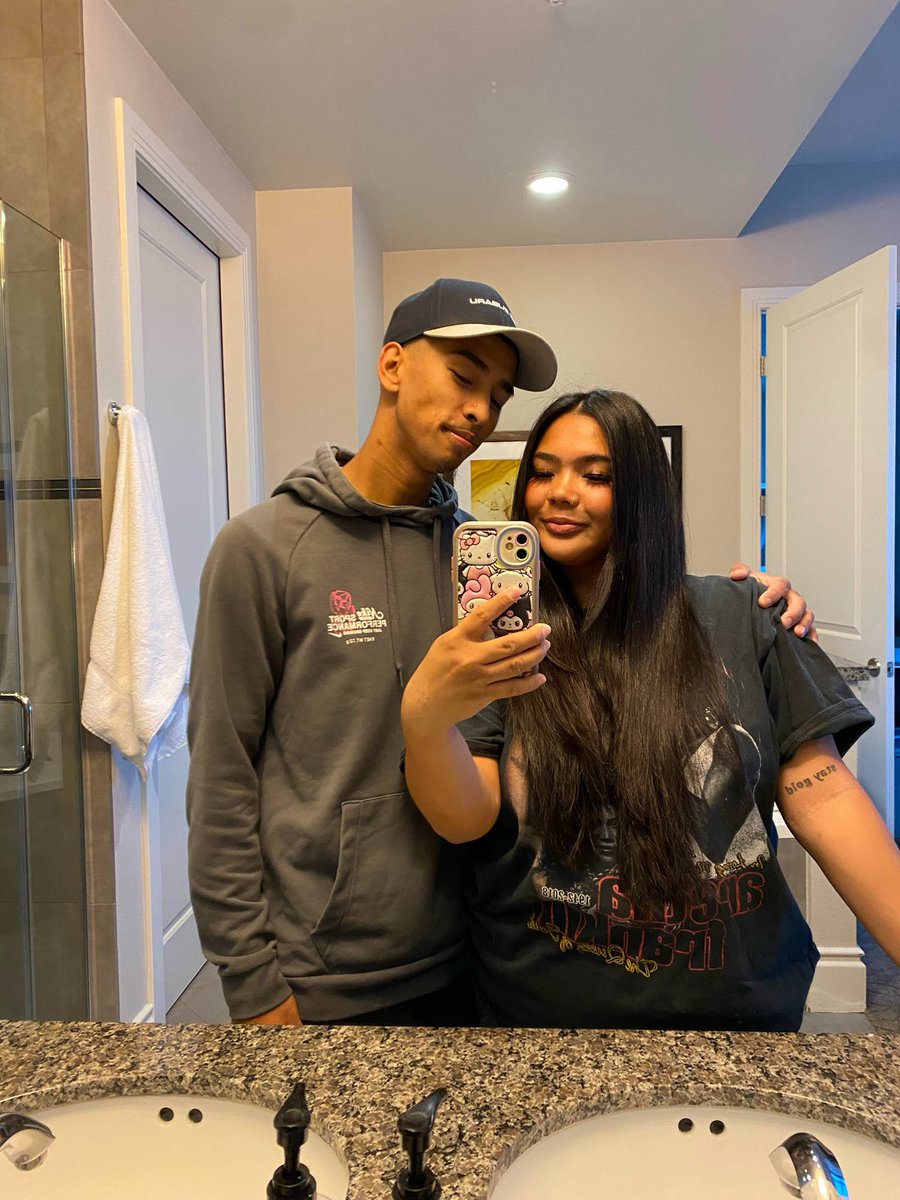 jazmaineyy's tweet photo. ♉️ april taurus 🤝 may taurus ♉️ https://t.co/bOWn9xHb6M