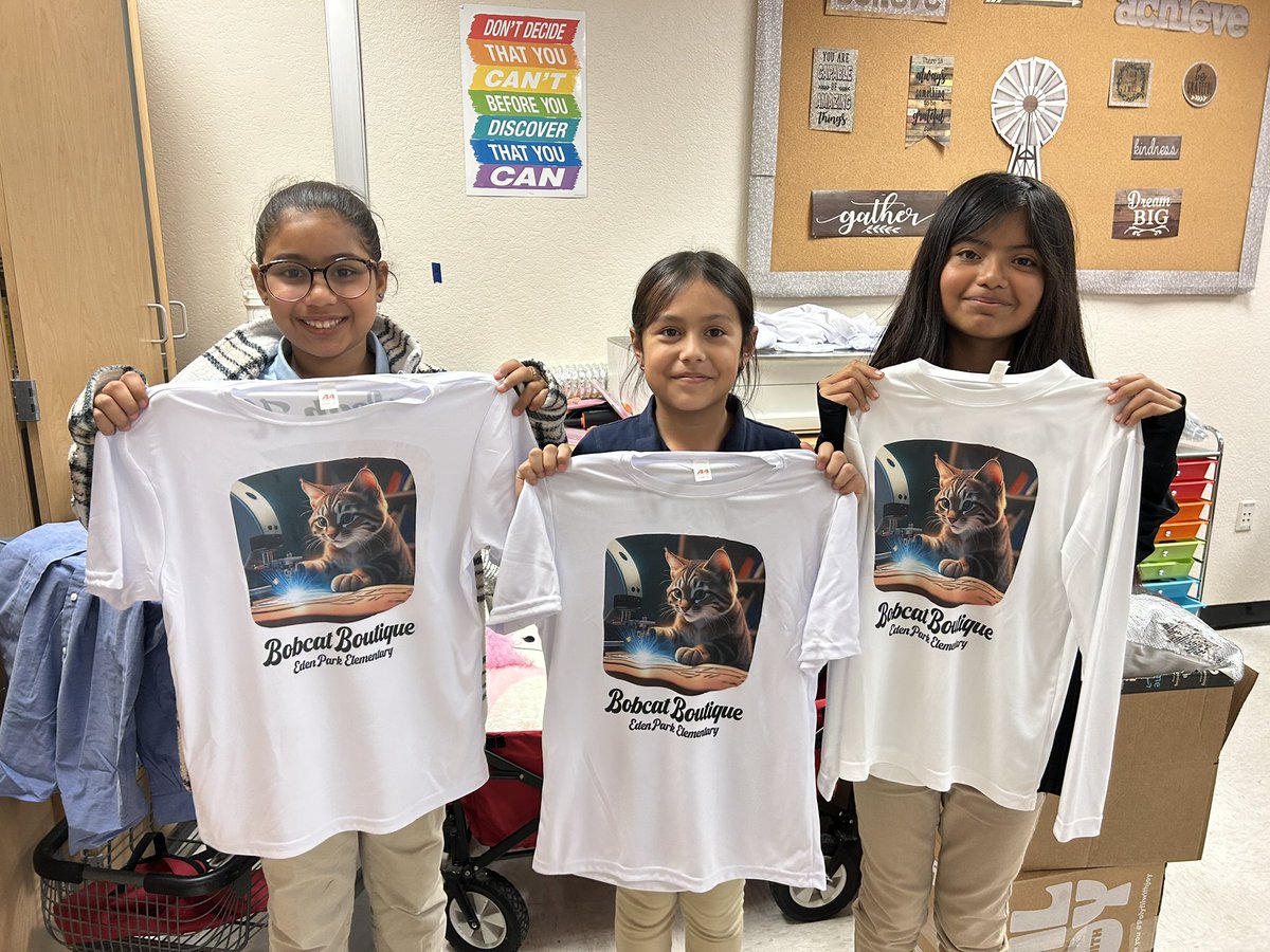 FutureReadyCCPS's tweet image. These @EPEBobcats student leaders are ready for @collierschools STEAM Expo on 1/25.  They will be representing the Bobcat Boutique and selling items to raise money for the @Indians_IHS scholarship.  🎓👨🏻‍🎓👩🏻‍🎓@TheLeaderinMe #GiveBackToCommunity #ImmokaleePride