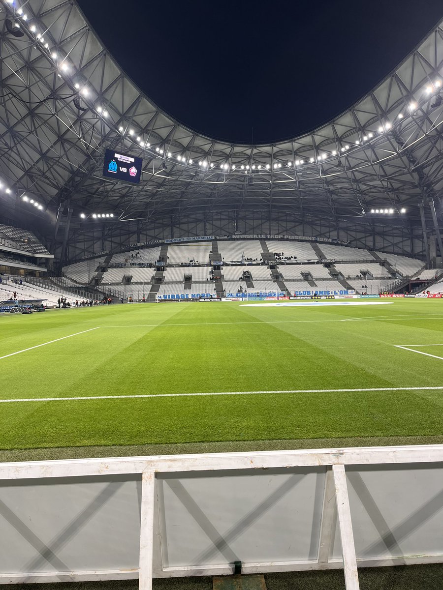 lephoceen's tweet photo. 🎥 Prise d’antenne ce soir à 20h10 sur Twitch et YouTube ! Rejoignez-nous pour 4h de direct à l’occasion du match de Coupe de France entre l’OM et Lille ! 🏟️⚽ Avec @SlimHanayen, @RomainHaering, @romcanuti, @KasmiIdriss et @RenoKonfiserie 🎙️ 👉 https://t.co/YBd3cCiK6T 👉 https://t.co/g3sRTfompd Allez l’OM ! 🔵⚪