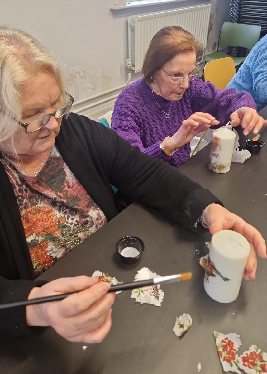 fingallibraries's tweet photo. Delighted to invite our friends from the Balbriggan Senior Citizens Club to Balbriggan Library for a creative afternoon of sustainable art and crafts 💚. Special thanks to Aga from The Wizard of Creation who ran this great event .
#OurBalbriggan #CreativeFingal #CreativeIreland https://t.co/l10X1sfuM4