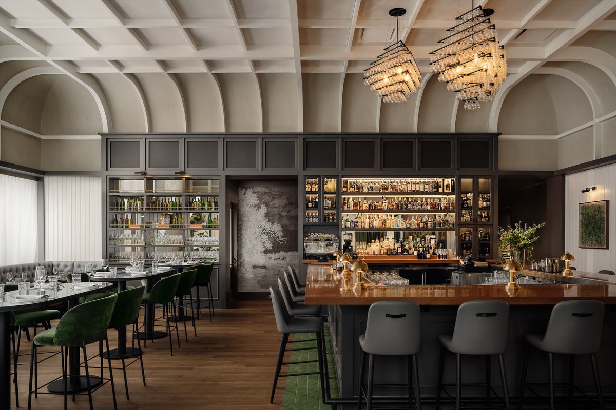 StructureToneSW's tweet image. It’s here, Austin! @TheKitchenBistro is now open in Downtown, offering Texas-inspired, farm-to-table dining. Proudly partnered with Michael Hsu Office of Architecture to bring Kimbal Musk’s vision to life. Come experience the stunning blend of Texas chic and global flavors!